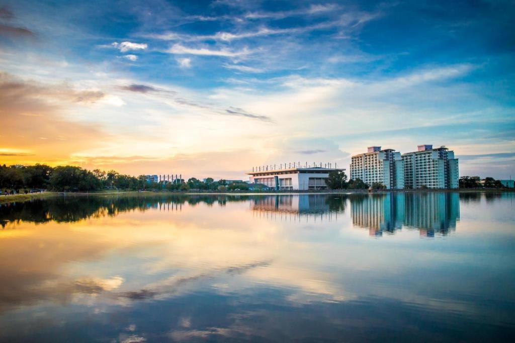De Poem Loft Boutique Residence Hat Yai Bagian luar foto